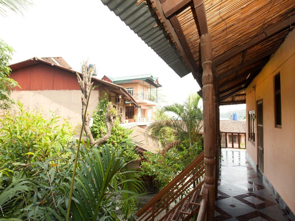 Spot On 486 Hotel Holy Lodge Sauraha Exterior foto