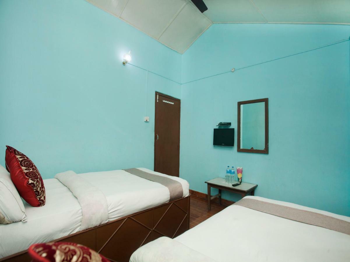 Spot On 486 Hotel Holy Lodge Sauraha Exterior foto